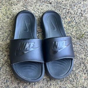 Nike slides